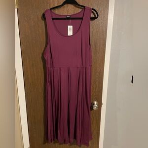 Torrid Sleeveless Size 6 Midi Dress in Plum/Purple